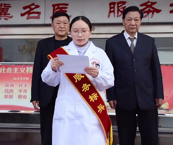 获奖代表陈乐欢发言.jpg